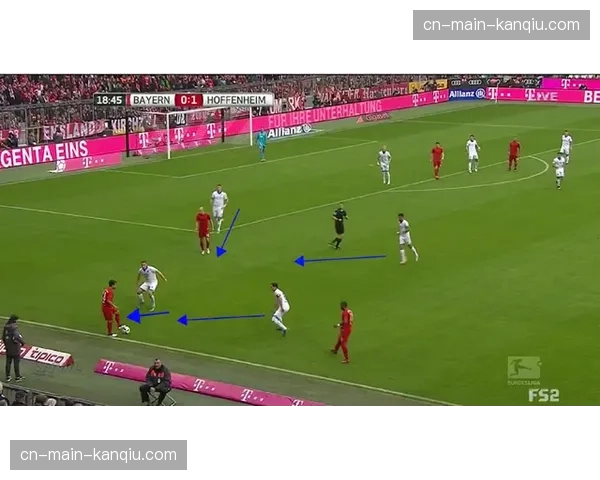 “拜仁赛前训练重点曝光：纳格尔斯曼强化混合防守体系应对多特边路冲击”